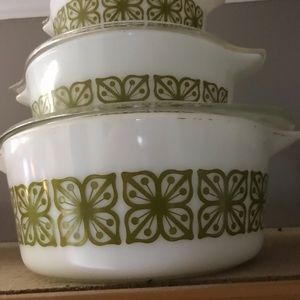 Pyrex casserole